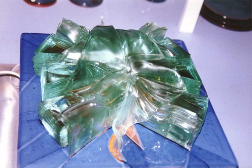 Fotograf: Eget foto
Værk  titel: Glas 4 
Værk  type: Figur 
Materiale: Glas fusing, aluminiums lyskasse 
Størrelse: 20 x 20 og 40 x 40 cm 