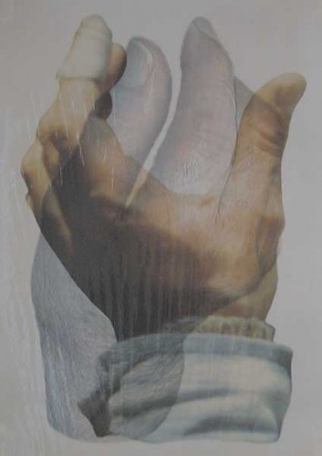 Fotograf: Eget foto
Værk  titel: sammenlagte-hænder 4 
Værk  type: collage 
Materiale: Baggrundsbelyst, foto, computerprint på kalkerpapir i lag, lamineret 
Størrelse: 42 x 27,7 cm 
Færdiggjort: 1999 