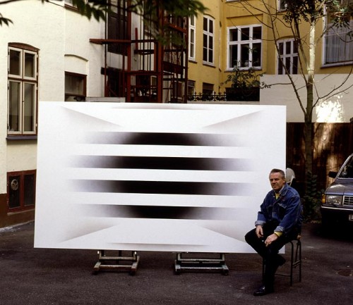 Fotograf: Bent Ryberg
Værk  titel: Modulation 
Værk  type: Maleri 
Materiale: Acryl på lærred 
Størrelse: 190 x 320 cm 
Færdiggjort: 1990 
Placering: Herning Kunstmuseum 