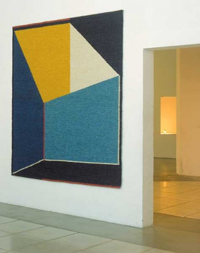 Fotograf: Poulsen Fotografi
Værk  titel: Dyb form 
Værk  type: Billedvæv 
Materiale: Indfarvet sisal 
Størrelse: 220 x 200 cm 
Færdiggjort: 1996 