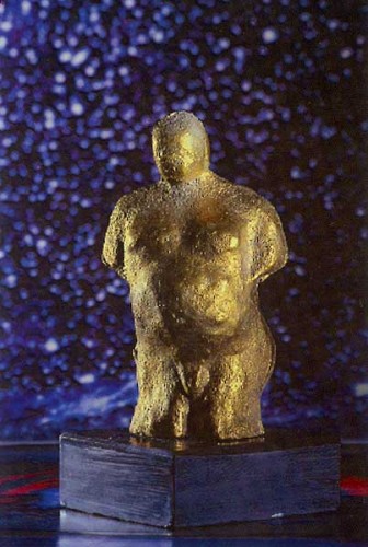 Fotograf: N.U. Andersen
Værk  titel: Tilfreds 
Værk  type: Figur 
Materiale: Bronze 
Størrelse: Højde 15 cm 
Færdiggjort: 1999 