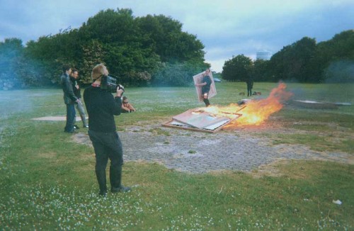 Fotograf: Mette Thomsen
Værk  titel: Det totale maleriske ophørsudsalg 
Færdiggjort: 2000 