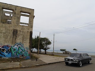 COSTA RICA GRAFFITI. MERCEDES LIMO W123 TOURS