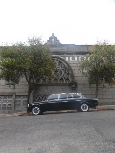 COSTA-RICA-LIMUSINA-frente-de-Iconica-Casa-Museo-En-Barrio-Amon-San-Jose.jpg