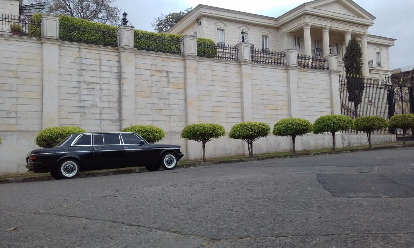 LIFESTYLE LIMUSINA COSTA RICA MANSION