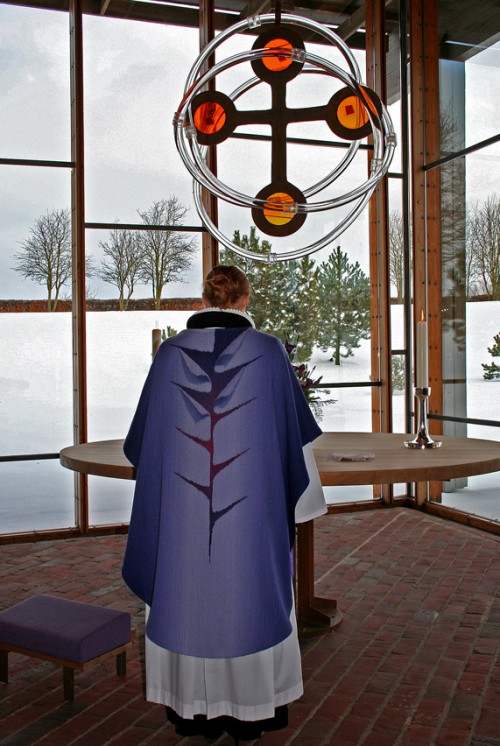 En ud af tre messehagler til Hannerup Kirke, Fredericia. 2010. Foto: Flemming Bau