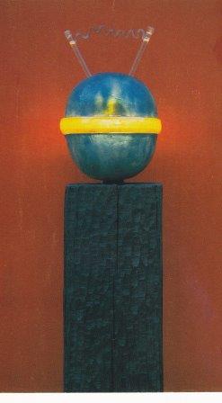 Polyester,acryl,trä,elpäre       Polyester/ Acrylic / Wood / Bulb
19*19*143 cm
1986
Warmbend/ Casting /Carving...
Foto: Leif Grage